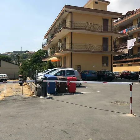 Giardino Dietro La Ciclabile Sul Mare * Arma di Taggia